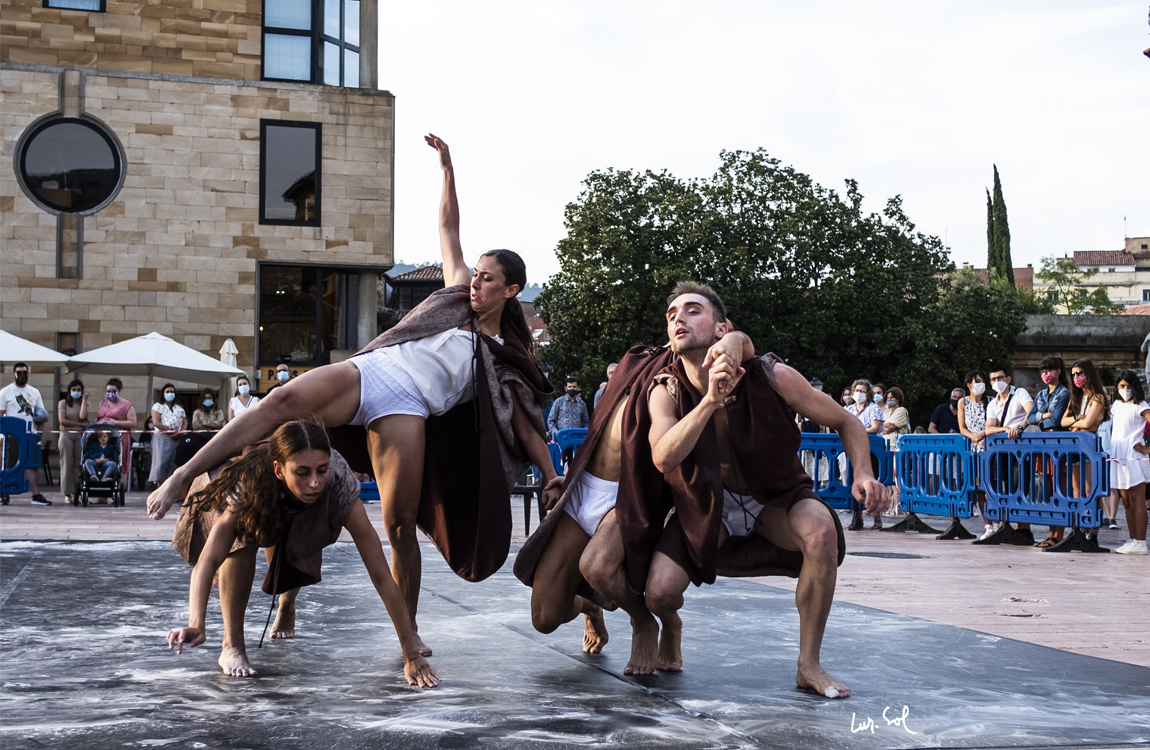 El campo de la estrella de Dana Raz Dance Projects