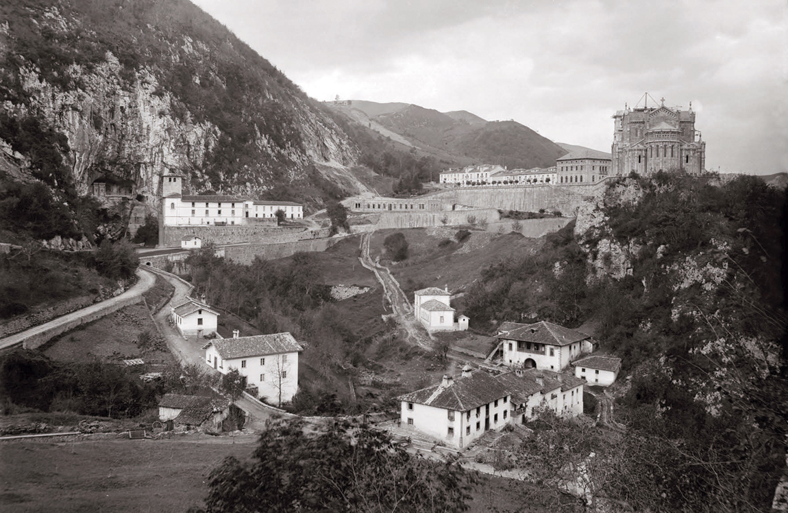 Exposición: Covadonga en la obra fotográfica de Daniel A. Fervienza