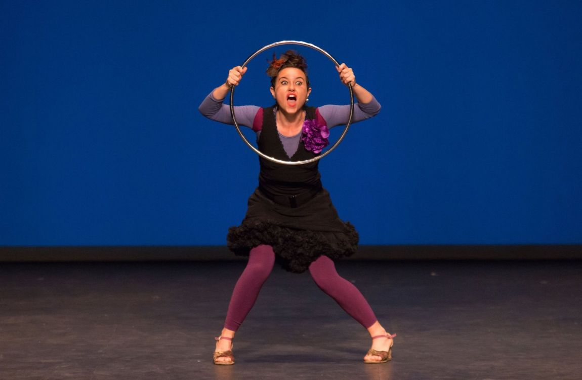 Minerflu, una vuelta por el mundo de Hipnótica Circo Teatro