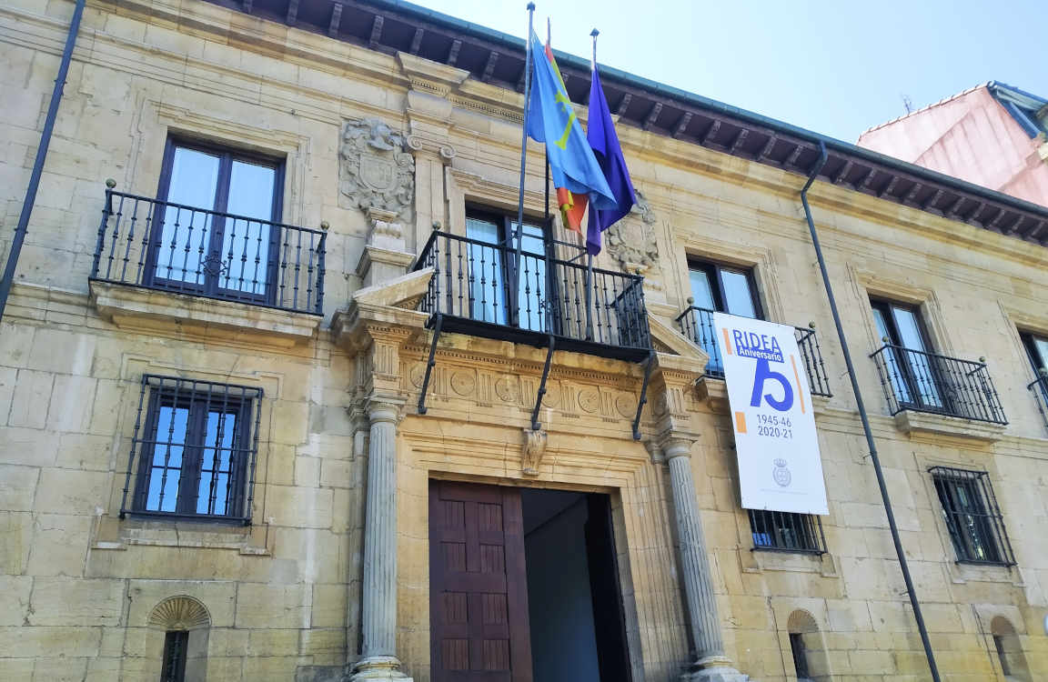 El monasterio de Santa María de La Vega de Oviedo: de monasterio aristocrático a conjunto fabril.