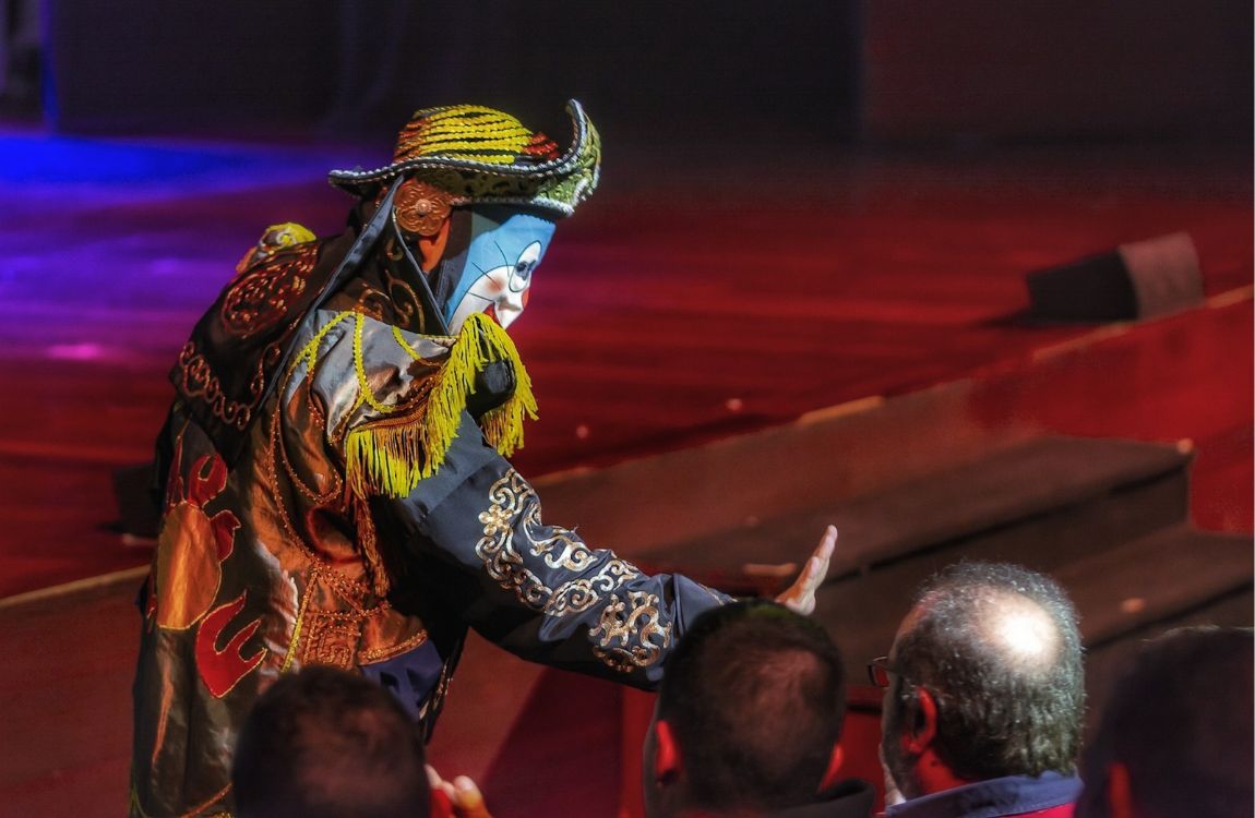 Gala Internacional de Magia Navideña de Mago Jon Ander