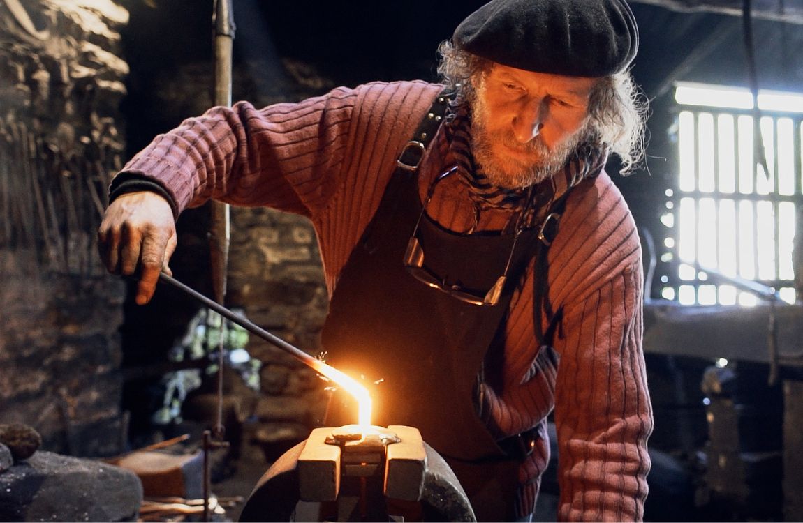 Forja en vivo: tradición, cultura y práctica de los Ferreiros de Mazonovo